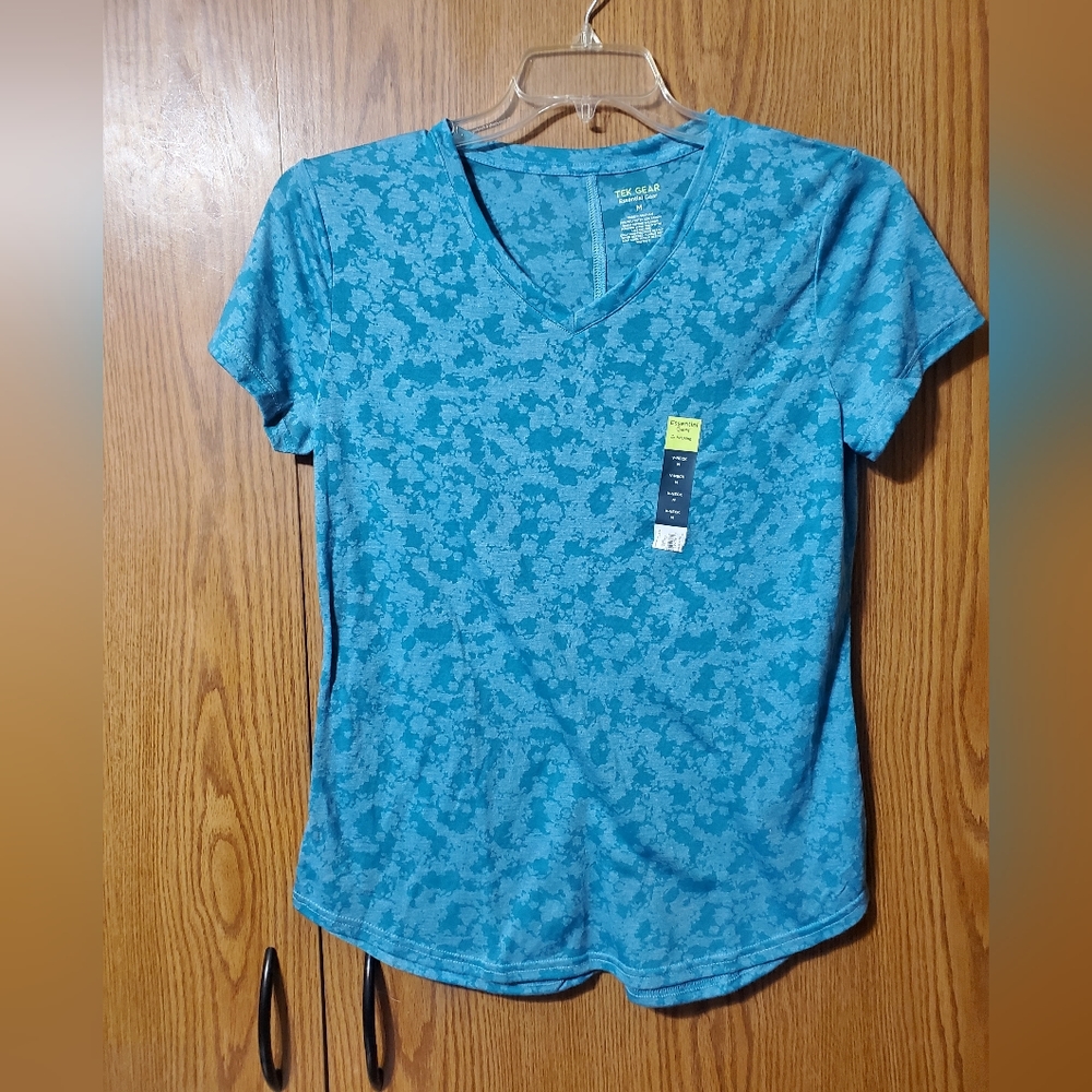 - NWT tek gear top